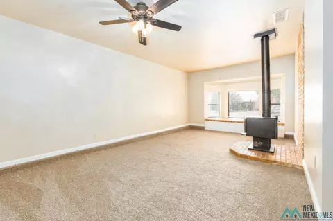 Living - 1621 N Lea St, Clovis, NM 88101 photo 5 of 8