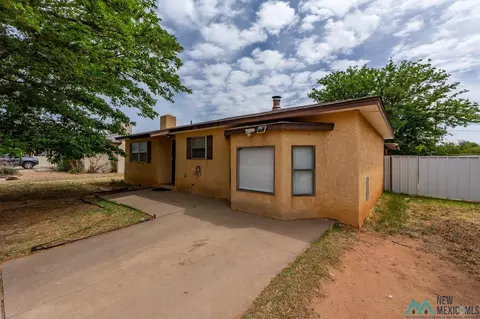 Exterior - 1621 N Lea St, Clovis, NM 88101 photo 5 of 13