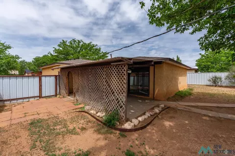 Exterior - 1621 N Lea St, Clovis, NM 88101 photo 2 of 13