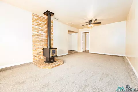Living - 1621 N Lea St, Clovis, NM 88101 photo 4 of 8