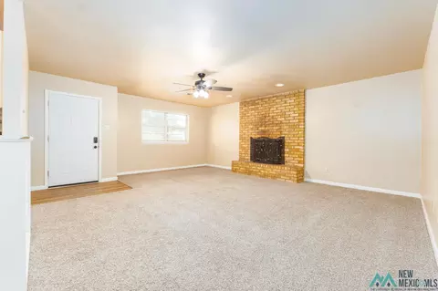 Living - 1621 N Lea St, Clovis, NM 88101 photo 2 of 8