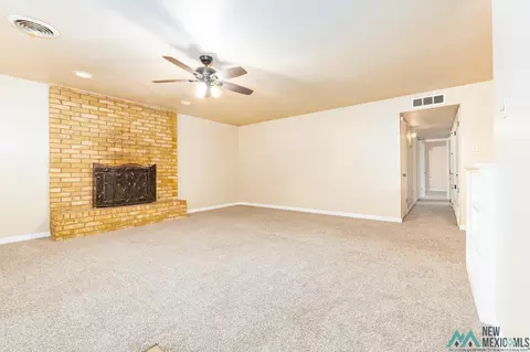 Living - 1621 N Lea St, Clovis, NM 88101 photo 1 of 8