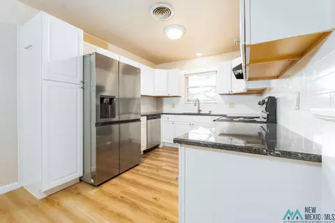Kitchen - 1621 N Lea St, Clovis, NM 88101 photo 1 of 2
