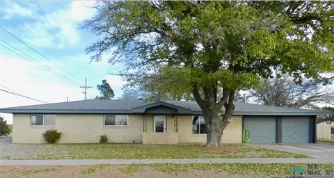 2809 W 8th St, Roswell, NM 88201