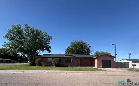 1306 W Dallas Ave, Artesia, NM 88210
