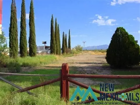 1511 E Pine Street St, Deming, NM 88030