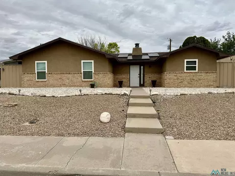 1031 Ivy Dr, Roswell, NM 88203