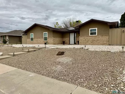 1031 Ivy Dr, Roswell, NM 88203