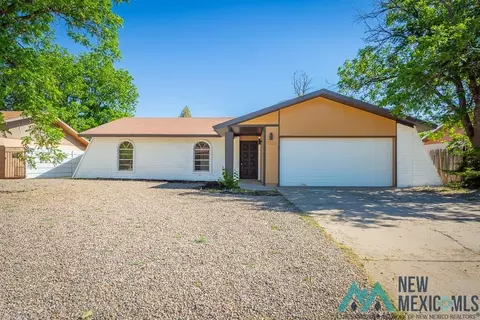 608 Twin Diamond Rd, Roswell, NM 88203