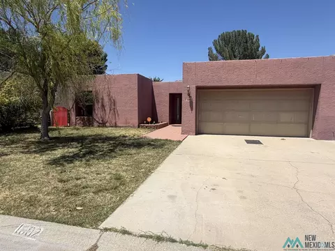 1602 Mountain Shadow Dr, Carlsbad, NM 88220