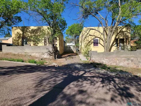 202 S Strong Dr, Gallup, NM 87301