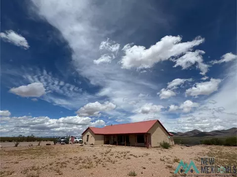 33 R-bar Road Rd, Rodeo, NM 88056