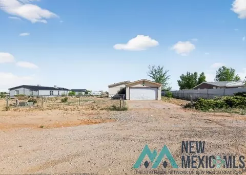 673 Meadowlake Rd, Los Lunas, NM 87031