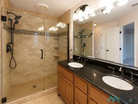 Bath - 2929 Hammond Dr, Clovis, NM 88101 photo 1 of 3