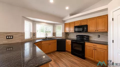 Kitchen - 2929 Hammond Dr, Clovis, NM 88101 photo 3 of 3