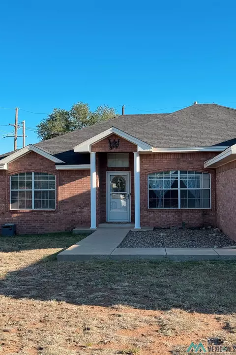 2325 Fred Daugherty Ave, Clovis, NM 88101