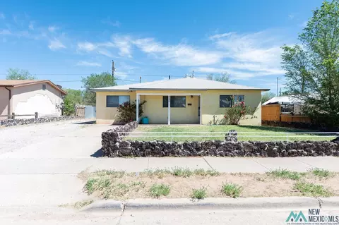 820 Truman Ave, Grants, NM 87020