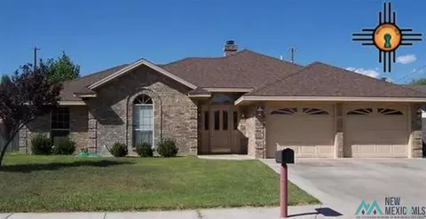2110 W Briscoe Ave, Artesia, NM 88210