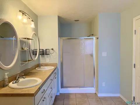 Bath - 4529 Sandstone Dr, Clovis, NM 88101 photo 1 of 7