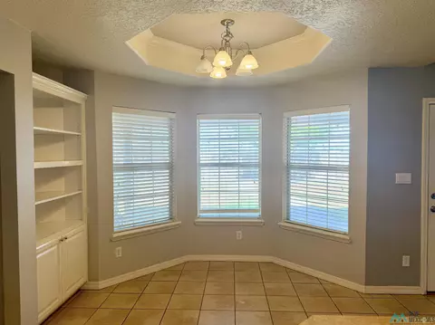 Living - 4529 Sandstone Dr, Clovis, NM 88101 photo 5 of 5