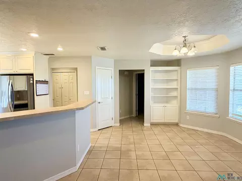 Living - 4529 Sandstone Dr, Clovis, NM 88101 photo 4 of 5