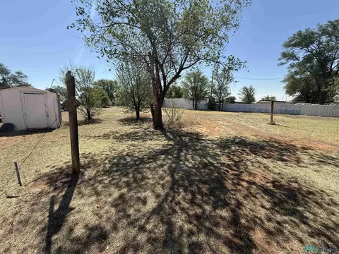 Exterior - 309 Wheatridge Dr, Clovis, NM 88101 photo 8 of 9