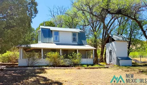 44 Grump St, Las Vegas, NM 87701