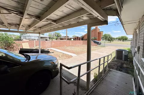 Exterior - 100 W Yucca Ave, Clovis, NM 88101 photo 2 of 2
