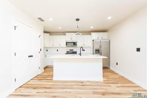Kitchen - 140 Chisum Dr, Clovis, NM 88101 photo 2 of 3