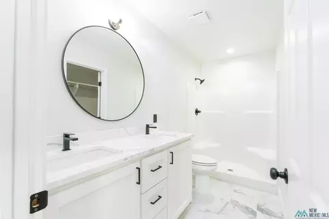 Bath - 140 Chisum Dr, Clovis, NM 88101 photo 1 of 2