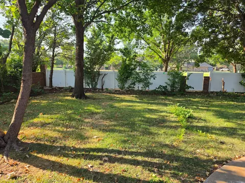 Exterior - 2348 Fairway Ter, Clovis, NM 88101 photo 8 of 10