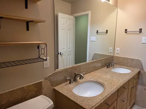 Bath - 2348 Fairway Ter, Clovis, NM 88101 photo 7 of 8