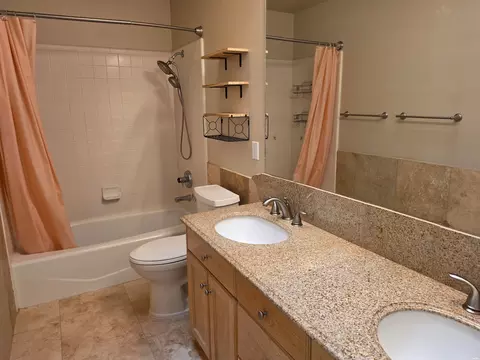 Bath - 2348 Fairway Ter, Clovis, NM 88101 photo 8 of 8
