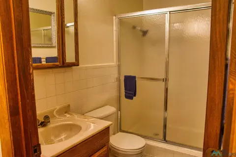 Bath - 2909 Harrison St, Clovis, NM 88101 photo 2 of 2