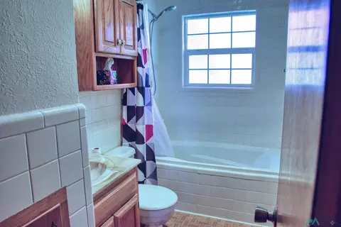 Bath - 2909 Harrison St, Clovis, NM 88101 photo 1 of 2