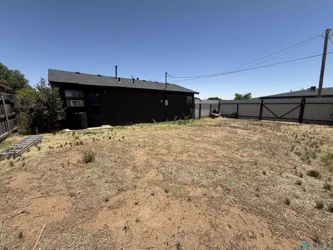 Exterior - 1600 N Lea St, Clovis, NM 88101 photo 2 of 5