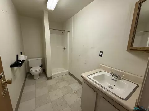 Bath - 1600 N Lea St, Clovis, NM 88101 photo 1 of 1