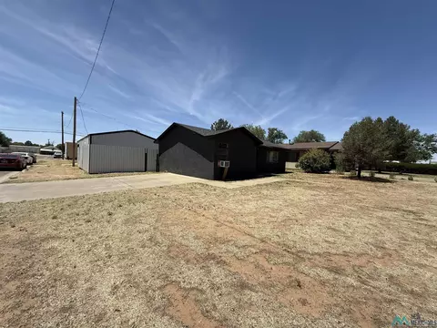 Exterior - 1600 N Lea St, Clovis, NM 88101 photo 4 of 5