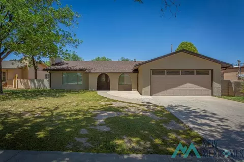 703 Berkeley Dr, Roswell, NM 88203