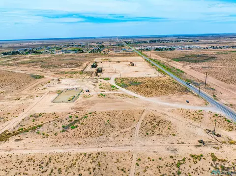 200 East Harkness Road # n of, Carlsbad, NM 88220