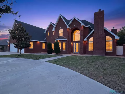 13 Granite Cir, Roswell, NM 88201