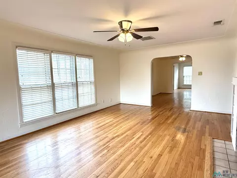 Living - 2000 Wallace St, Clovis, NM 88101 photo 1 of 5