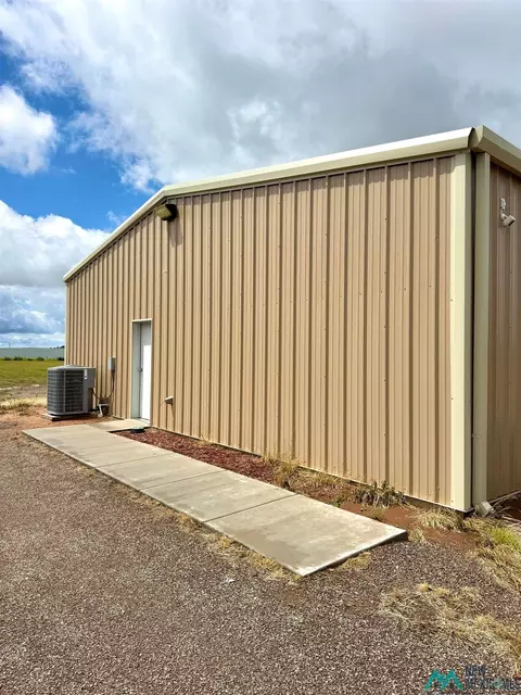 425 Springfield Dr, Clovis, NM 88101 photo 3