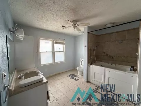 Bath - 1724 Ross St, Clovis, NM 88101 photo 1 of 5