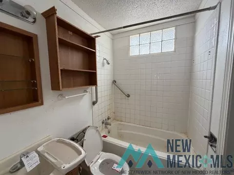 Bath - 1724 Ross St, Clovis, NM 88101 photo 4 of 5