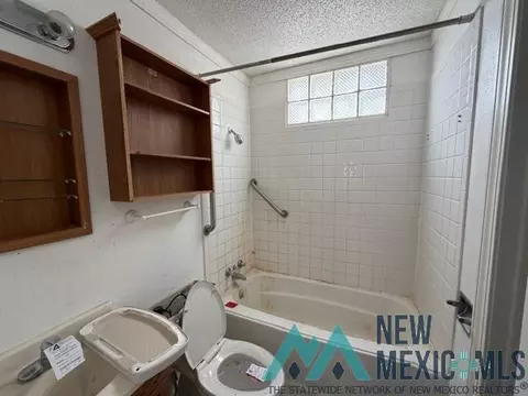 Bath - 1724 Ross St, Clovis, NM 88101 photo 3 of 5