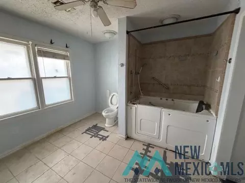 Bath - 1724 Ross St, Clovis, NM 88101 photo 2 of 5