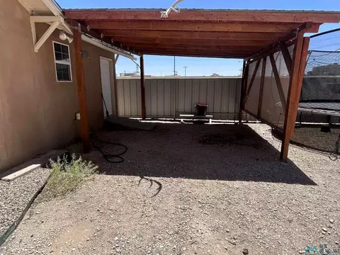 Exterior - 900 Pile St, Clovis, NM 88101 photo 4 of 9