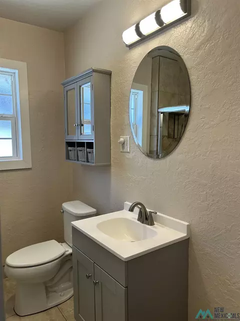 Bath - 900 Pile St, Clovis, NM 88101 photo 1 of 5