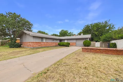 24 Forest Dr, Roswell, NM 88203